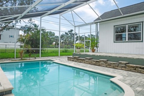 House in Saint Petersburg, Florida 3 bedrooms, 176.89 sq.m. № 1810769 - photo 26