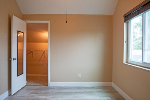 House in Saint Petersburg, Florida 3 bedrooms, 176.89 sq.m. № 1810769 - photo 23