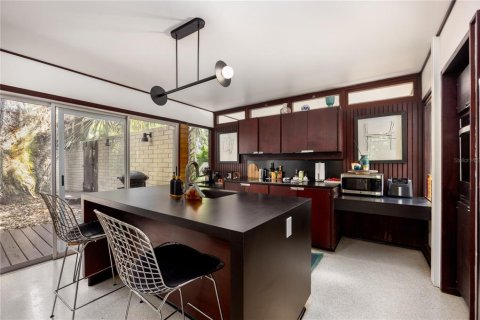 House in Gainesville, Florida 3 bedrooms, 206.8 sq.m. № 1650513 - photo 3