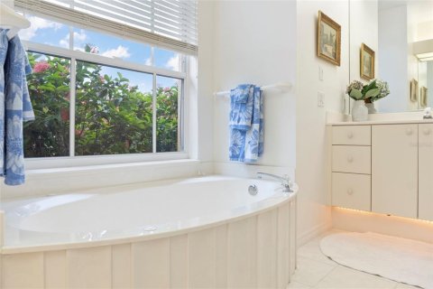 House in North Port, Florida 4 bedrooms, 262.36 sq.m. № 1871231 - photo 16