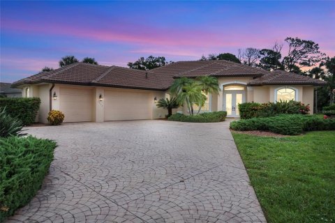 House in North Port, Florida 4 bedrooms, 262.36 sq.m. № 1871231 - photo 1
