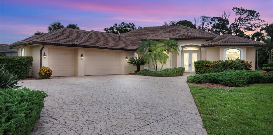 House in North Port, Florida 4 bedrooms, 262.36 sq.m. № 1871231
