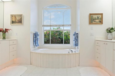 House in North Port, Florida 4 bedrooms, 262.36 sq.m. № 1871231 - photo 15
