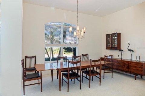 House in North Port, Florida 4 bedrooms, 262.36 sq.m. № 1871231 - photo 6