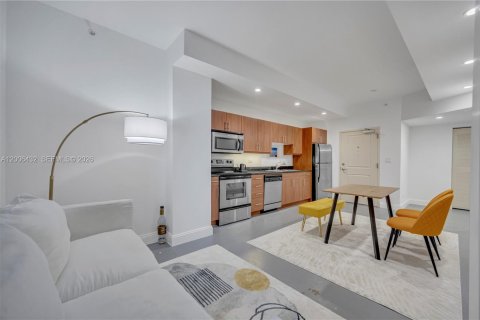 Condo in Miami, Florida, 1 bedroom  № 2170722 - photo 7