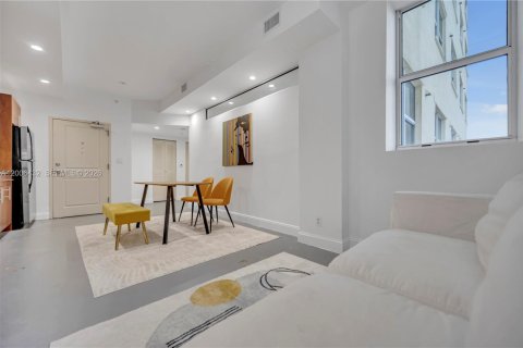 Condo in Miami, Florida, 1 bedroom  № 2170722 - photo 4