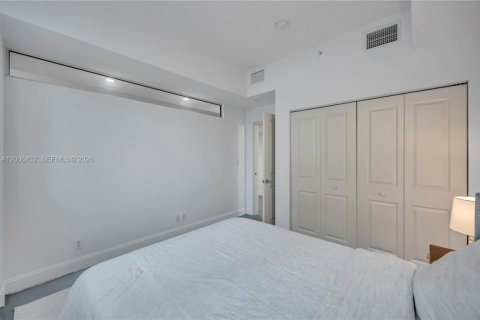 Condo in Miami, Florida, 1 bedroom  № 2170722 - photo 15