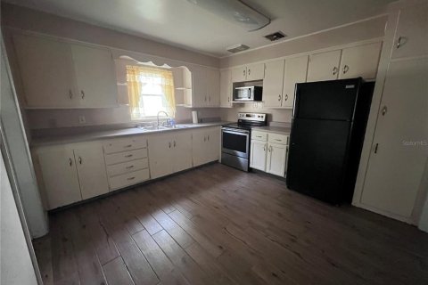 Купить виллу или дом в Уинтер-Хейвен, Флорида 7 комнат, 126.25м2, № 1821339 - фото 20