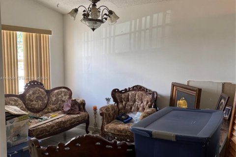 Купить виллу или дом в Майами, Флорида 3 спальни, 123.37м2, № 1931478 - фото 2