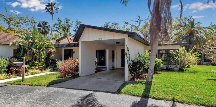 House in Sarasota, Florida 2 bedrooms, 137.03 sq.m. № 1587418