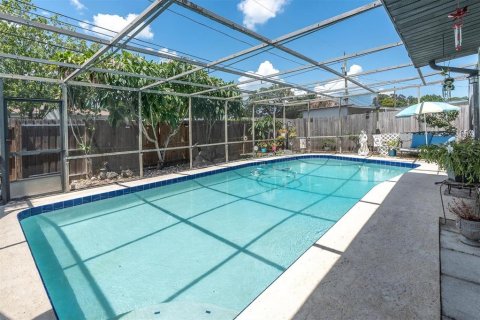 Villa ou maison à vendre à Saint Petersburg, Floride: 2 chambres, 119.38 m2 № 2225997 - photo 28