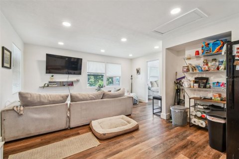Propiedad comercial en venta en Saint Petersburg, Florida, 2 dormitorios, 96.62 m2 № 1900697 - foto 5