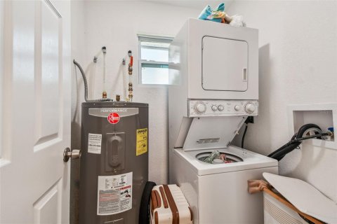 Propiedad comercial en venta en Saint Petersburg, Florida, 2 dormitorios, 96.62 m2 № 1900697 - foto 17