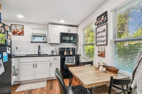 Propiedad comercial en venta en Saint Petersburg, Florida, 2 dormitorios, 96.62 m2 № 1900697 - foto 30