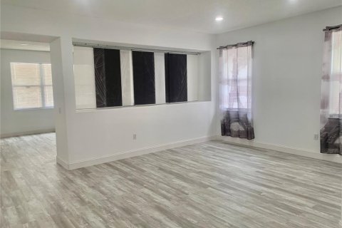 House in Kissimmee, Florida 3 bedrooms, 177.35 sq.m. № 1893640 - photo 12