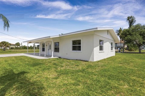 Купить виллу или дом в Энглвуд, Флорида 5 комнат, 98.1м2, № 2216203 - фото 3