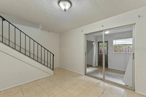 Copropriété à louer à Edgewater, Floride: 2 chambres, 96.53 m2 № 2405547 - photo 8