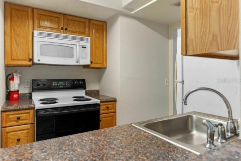 Copropriété à louer à Edgewater, Floride: 2 chambres, 96.53 m2 № 2405547 - photo 5