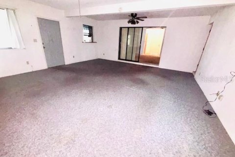 House in Zephyrhills, Florida 3 bedrooms, 153.01 sq.m. № 1821052 - photo 6