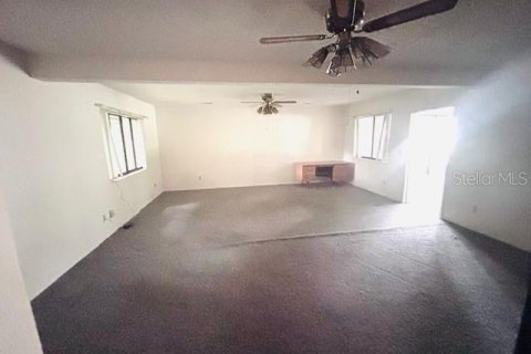 House in Zephyrhills, Florida 3 bedrooms, 153.01 sq.m. № 1821052 - photo 5