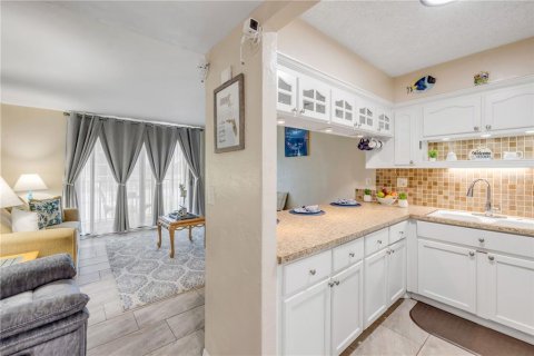 Condo in Daytona Beach, Florida, 1 bedroom  № 1839973 - photo 5