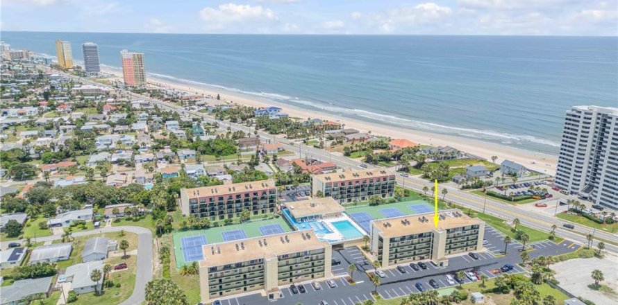 Condo in Daytona Beach, Florida, 1 bedroom № 1839973