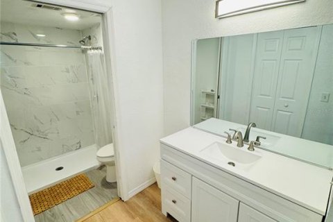 Condo in Orlando, Florida, 2 bedrooms  № 1829436 - photo 9