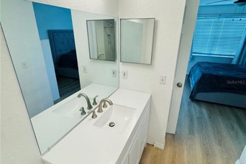 Condo in Orlando, Florida, 2 bedrooms  № 1829436 - photo 11