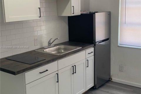 Propiedad comercial en alquiler en Hollywood, Florida № 2085379 - foto 7