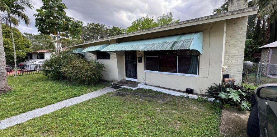 House in Miami, Florida 3 bedrooms, 98.29 sq.m. № 2004492