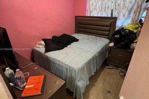 House in Miami, Florida 3 bedrooms, 98.29 sq.m. № 2004492 - photo 9