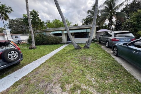 House in Miami, Florida 3 bedrooms, 98.29 sq.m. № 2004492 - photo 2