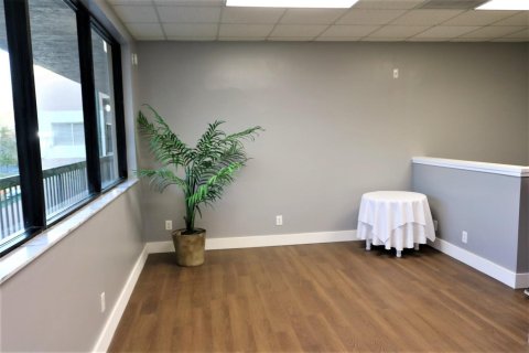 Immobilier commercial à vendre à Port St. Lucie, Floride № 2246218 - photo 10