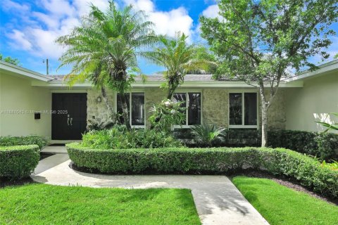 Villa ou maison à vendre à Palmetto Bay, Floride: 4 chambres, 195.65 m2 № 1922385 - photo 2