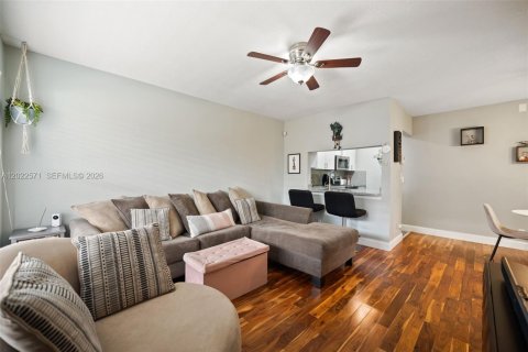 Copropriété à vendre à Sunrise, Floride: 2 chambres, 70.61 m2 № 2186053 - photo 5