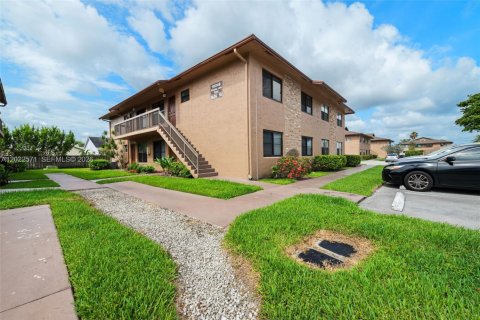 Condo à Sunrise, Floride, 2 chambres  № 2186053