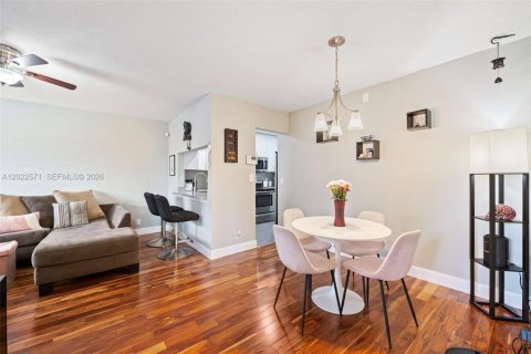 Copropriété à vendre à Sunrise, Floride: 2 chambres, 70.61 m2 № 2186053 - photo 10