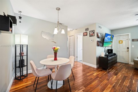 Copropriété à vendre à Sunrise, Floride: 2 chambres, 70.61 m2 № 2186053 - photo 8
