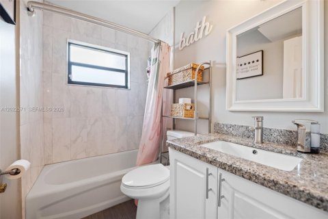 Copropriété à vendre à Sunrise, Floride: 2 chambres, 70.61 m2 № 2186053 - photo 23
