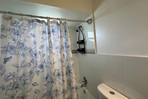 Casa en alquiler en Miramar, Florida, 2 dormitorios, 144.56 m2 № 2054647 - foto 4