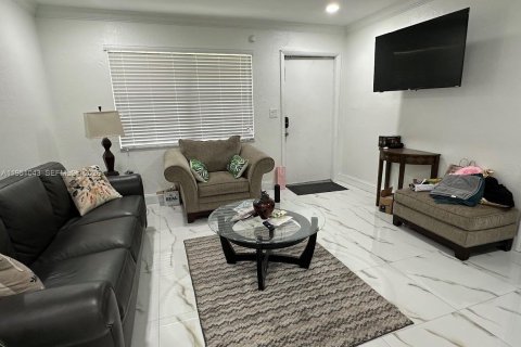 Casa en alquiler en Miramar, Florida, 2 dormitorios, 144.56 m2 № 2054647 - foto 2