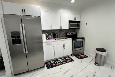 Casa en alquiler en Miramar, Florida, 2 dormitorios, 144.56 m2 № 2054647 - foto 9