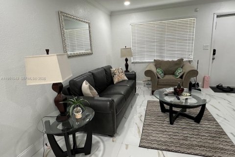 Casa en alquiler en Miramar, Florida, 2 dormitorios, 144.56 m2 № 2054647 - foto 3