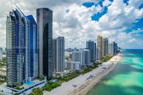 Condominio en venta en Sunny Isles Beach, Florida, 3 dormitorios, 181.72 m2 № 2424450 - foto 14