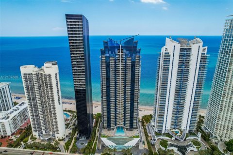 Condominio en venta en Sunny Isles Beach, Florida, 3 dormitorios, 181.72 m2 № 2424450 - foto 5