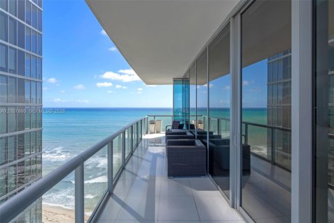 Condominio en venta en Sunny Isles Beach, Florida, 3 dormitorios, 181.72 m2 № 2424450 - foto 30