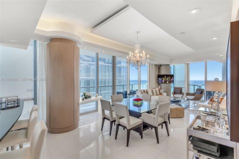 Condominio en venta en Sunny Isles Beach, Florida, 3 dormitorios, 181.72 m2 № 2424450 - foto 9