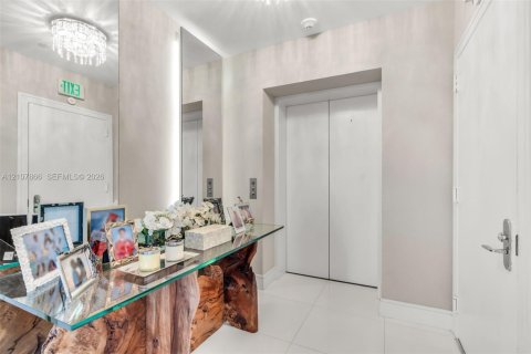 Condominio en venta en Sunny Isles Beach, Florida, 3 dormitorios, 181.72 m2 № 2424450 - foto 4