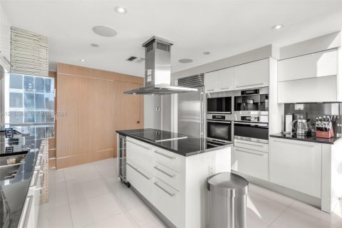 Condominio en venta en Sunny Isles Beach, Florida, 3 dormitorios, 181.72 m2 № 2424450 - foto 22