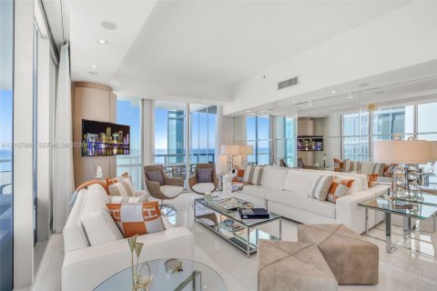 Condominio en venta en Sunny Isles Beach, Florida, 3 dormitorios, 181.72 m2 № 2424450 - foto 11
